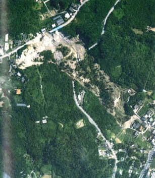 写真2 災害後(2006年6月21日)(沖縄県土木建築部海岸防災課,2008)