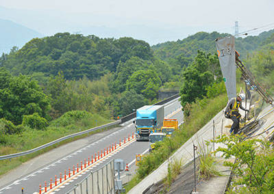 樹林帯での施工